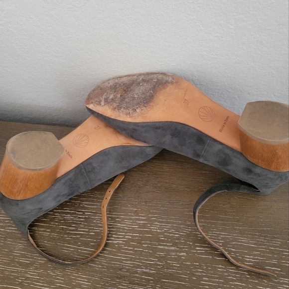 COCLICO Creed Gray Ante Carbon Suede Wooden Block Heel Sz Us 7 Spain 37 $395 EUC - Picture 8 of 10